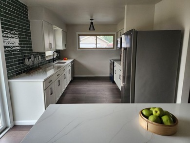 Come see this beautifully updated 3-bedroom, 2.5-bath home - photo 7