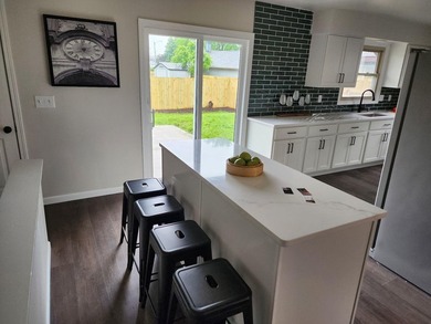 Come see this beautifully updated 3-bedroom, 2.5-bath home - photo 8