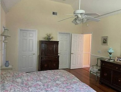 UPDATED DUPLEX-2 STORY--- 4 BEDROOM | 3 BATHROOM-- 1889 SQ. FT | - photo 6