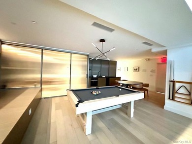 High-Floor Luxury Studio at 208 Delancey - Stunning Views & - photo 11