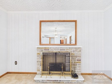 Welcome to this spacious and well maintained brick ranch home - photo 13