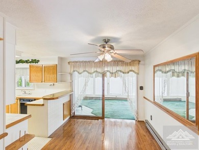 Welcome to this spacious and well maintained brick ranch home - photo 18