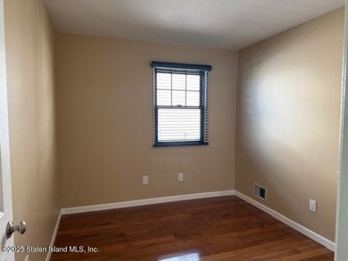 Welcome to 133 Northfield Ave Semi-attached house Bright and - photo 20