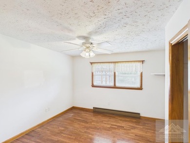 Welcome to this spacious and well maintained brick ranch home - photo 21