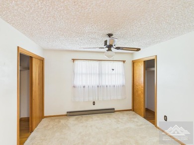 Welcome to this spacious and well maintained brick ranch home - photo 22