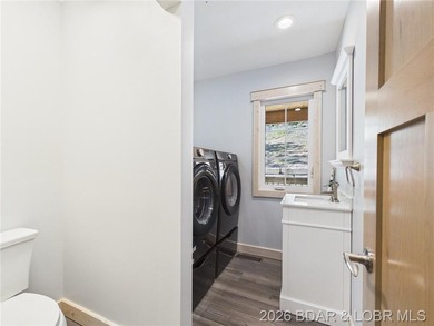 MOTIVATED SELLER!! This brand-new custom home sits on 3.05 - photo 26