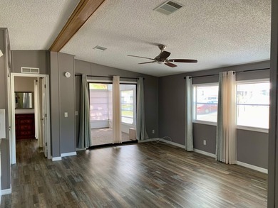 Charming 2 bedroom, 2 bath, 1989 double-wide mobile home is - photo 6