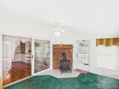 Welcome to this spacious and well maintained brick ranch home - photo 27