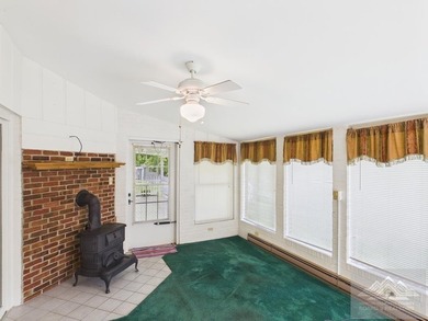 Welcome to this spacious and well maintained brick ranch home - photo 28