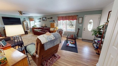 Welcome this well-maintained ranch-style home offering comfort - photo 3