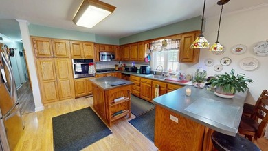 Welcome this well-maintained ranch-style home offering comfort - photo 5