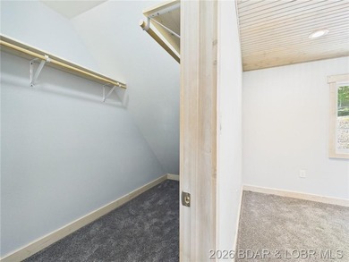 MOTIVATED SELLER!! This brand-new custom home sits on 3.05 - photo 46