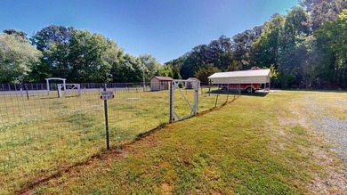 Welcome this well-maintained ranch-style home offering comfort - photo 9
