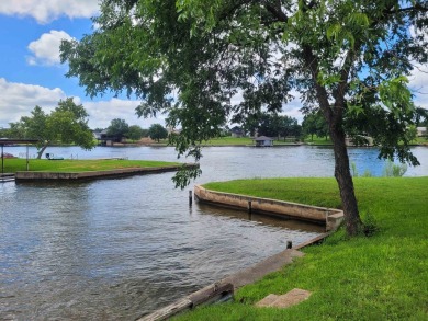 Lake Lot For Sale in Kingsland, Texas