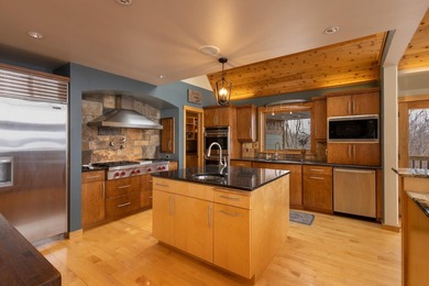 Experience luxury lake living at this incredible 4 bedroom, 4 - photo 11