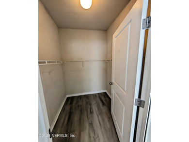 Very nice 3/bed/2 bath condo on second floor. Living/Dining room - photo 12