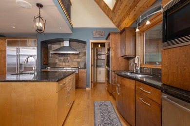 Experience luxury lake living at this incredible 4 bedroom, 4 - photo 12