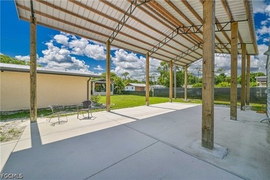 Must-See North Fort Myers Estate on nearly a Half Acre! Gorgeous - photo 13
