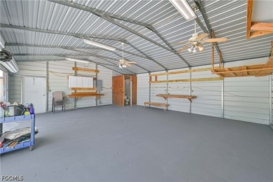Must-See North Fort Myers Estate on nearly a Half Acre! Gorgeous - photo 15