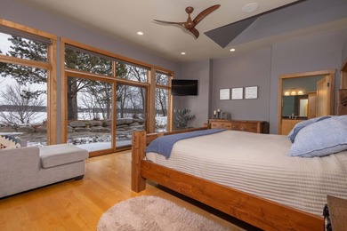 Experience luxury lake living at this incredible 4 bedroom, 4 - photo 16