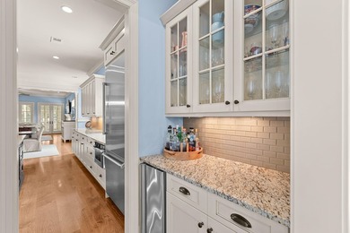 Exceptional materials and meticulous craftsmanship define this - photo 25