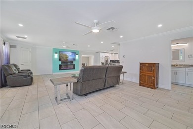 Must-See North Fort Myers Estate on nearly a Half Acre! Gorgeous - photo 25