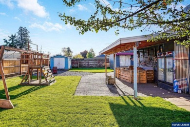 Charming 4 bedrooms 1 bath house on a quiet street, 4th bedroom