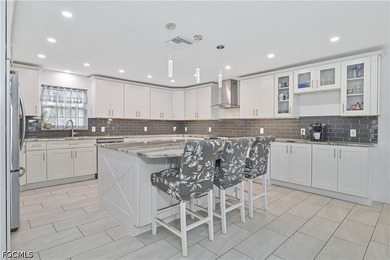 Must-See North Fort Myers Estate on nearly a Half Acre! Gorgeous - photo 31