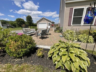 Welcome home to this adorable, move-in ready Cape that perfectly - photo 3