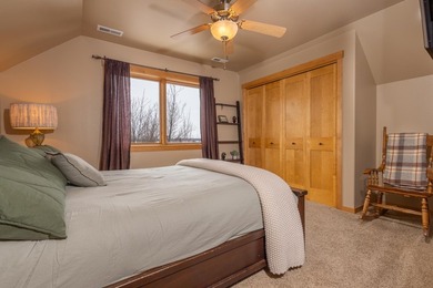 Experience luxury lake living at this incredible 4 bedroom, 4 - photo 33