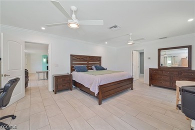 Must-See North Fort Myers Estate on nearly a Half Acre! Gorgeous - photo 37