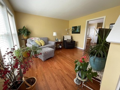 Welcome home to this adorable, move-in ready Cape that perfectly - photo 8