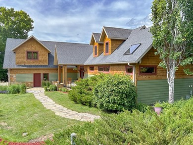 Experience luxury lake living at this incredible 4 bedroom, 4 - photo 47