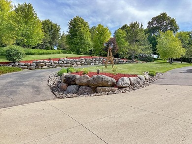 Experience luxury lake living at this incredible 4 bedroom, 4 - photo 50
