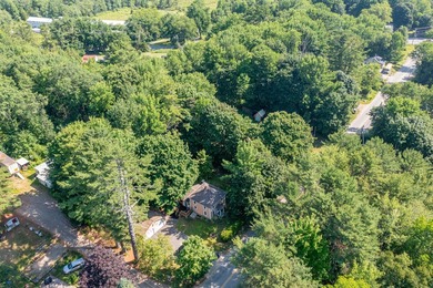 This quaint home is less than 5 minutes to downtown Belfast. It - photo 3