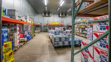 Great commercial building boasting over 4,475 square feet of - photo 11