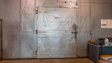 Great commercial building boasting over 4,475 square feet of - photo 12