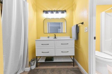 Prepare to be captivated by this gorgeously updated 2-bedroom - photo 12