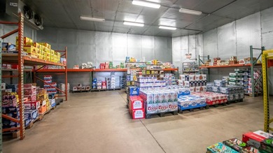 Great commercial building boasting over 4,475 square feet of - photo 13