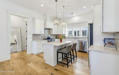 Built in 2021 by Artisan Custom Homes, this beautiful 3-bedroom - photo 15