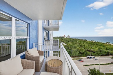 Mesmerizing views from this FULLY RENOVATED corner unit with - photo 15
