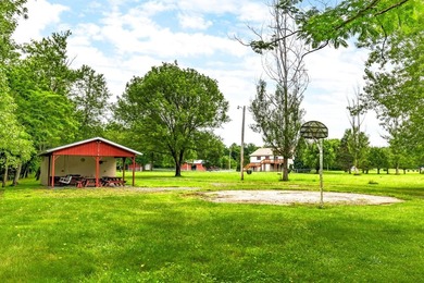 Properties offering extensive river frontage, a quality home, a - photo 15