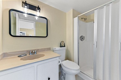 Prepare to be captivated by this gorgeously updated 2-bedroom - photo 16