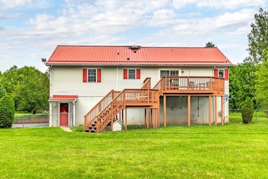 Properties offering extensive river frontage, a quality home, a - photo 21