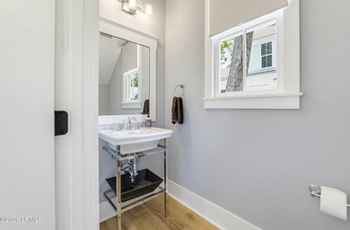 Built in 2021 by Artisan Custom Homes, this beautiful 3-bedroom - photo 33