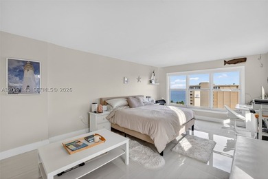 Mesmerizing views from this FULLY RENOVATED corner unit with - photo 34