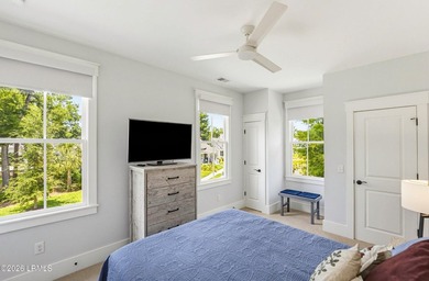 Built in 2021 by Artisan Custom Homes, this beautiful 3-bedroom - photo 40
