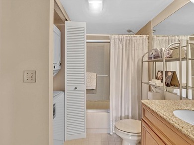 Meticulously maintained 2/2 unit in the picturesque gated and - photo 48
