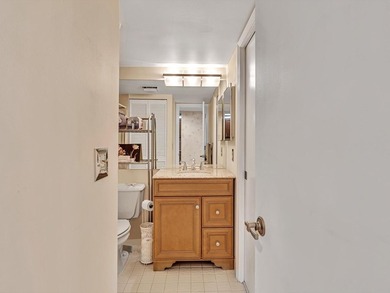 Meticulously maintained 2/2 unit in the picturesque gated and - photo 50