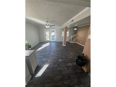 Charming 3 bedroom, 1.5 bath home on a desirable corner lot in - photo 6